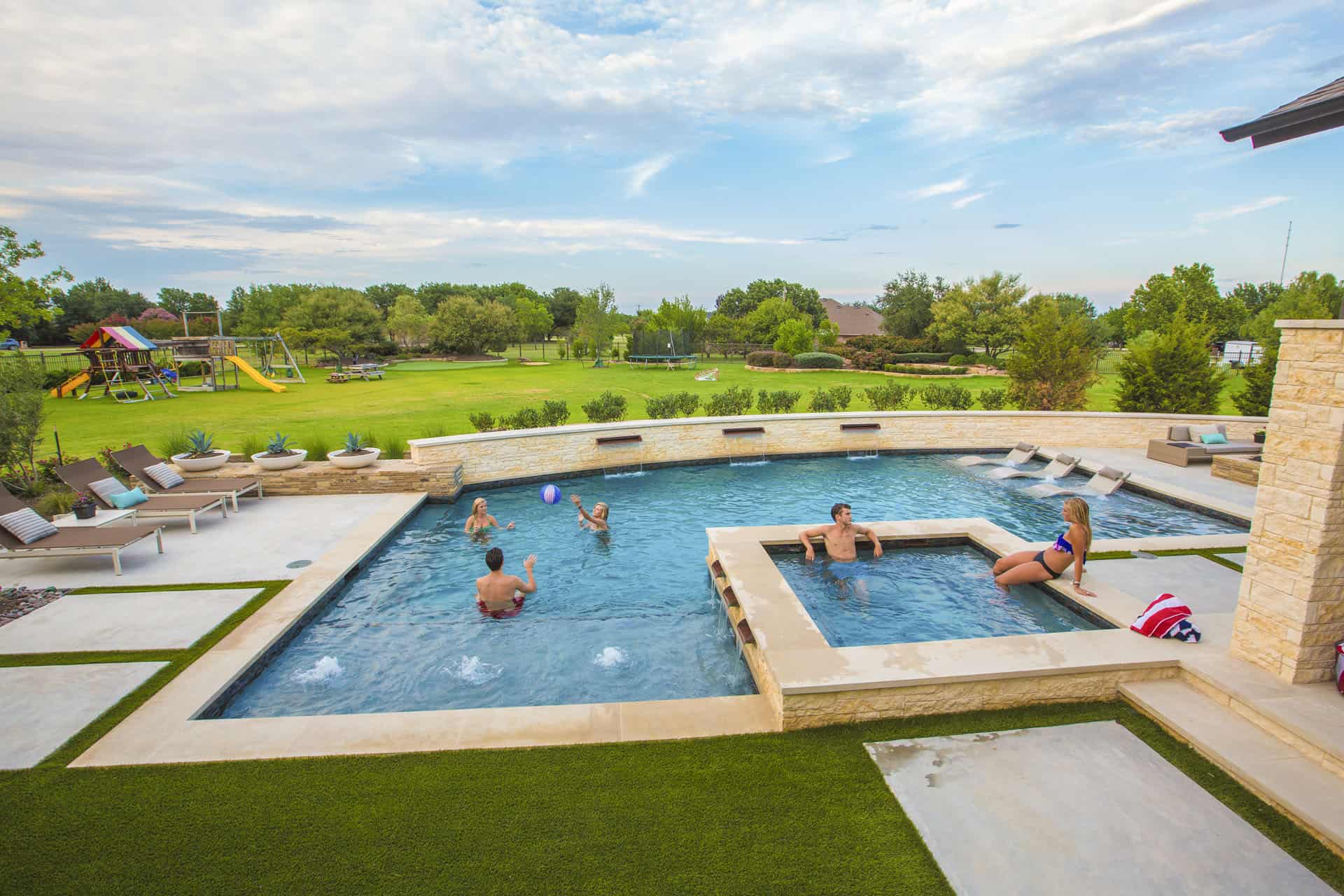 dallas luxury pool