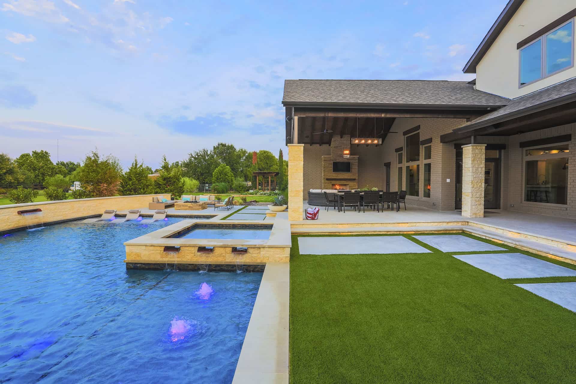 Luxury pool builder dallas